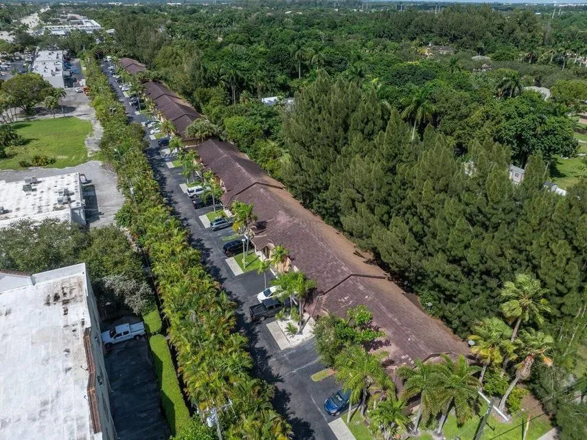 6149 GARDEN COURT Davie, FL 33314