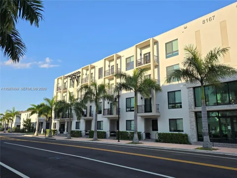8167 NW 41st St #E-302