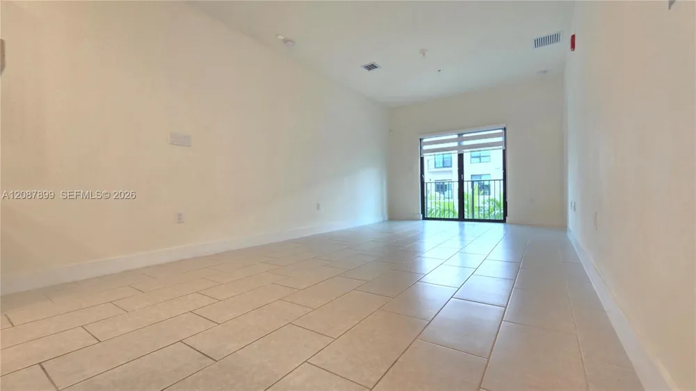 8167 NW 41st St #E-302 Doral, FL 33166