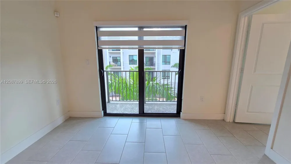 8167 NW 41st St #E-302 Doral, FL 33166