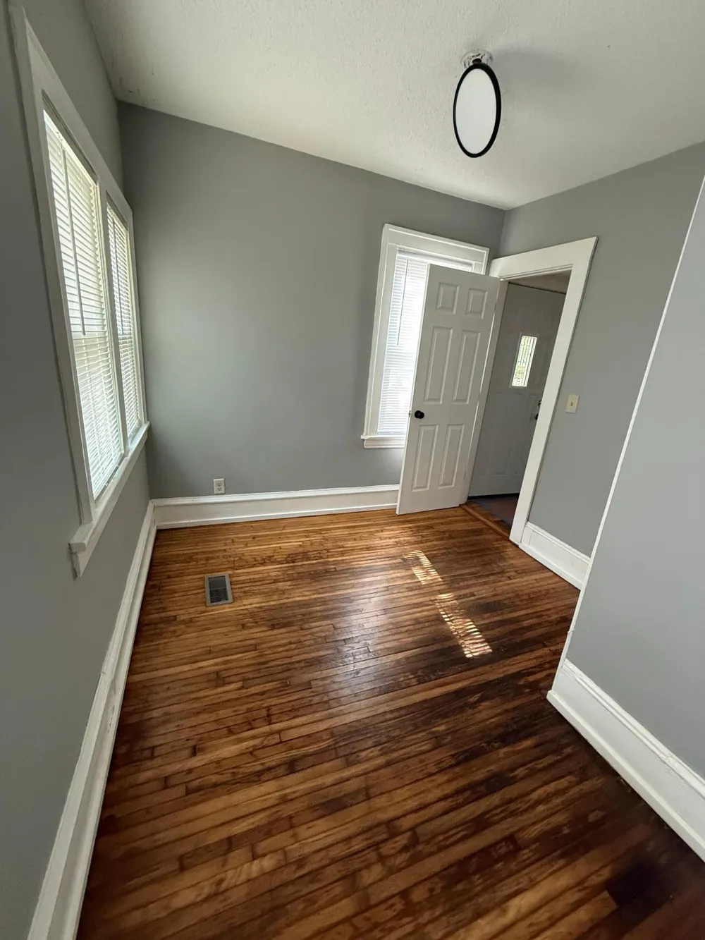 2439 15th Avenue S Minneapolis, MN 55404