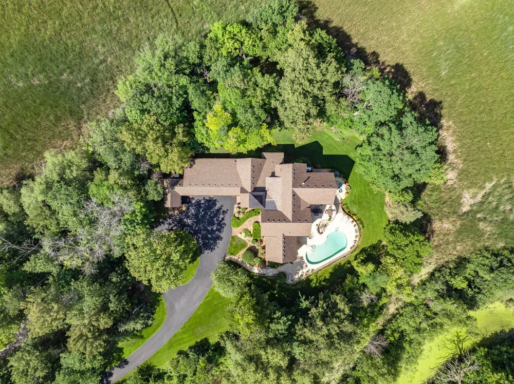 1070 Ferndale Road W Wayzata, MN 55391