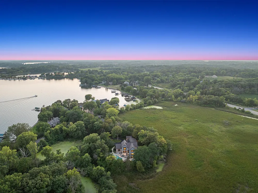 1070 Ferndale Road W Wayzata, MN 55391