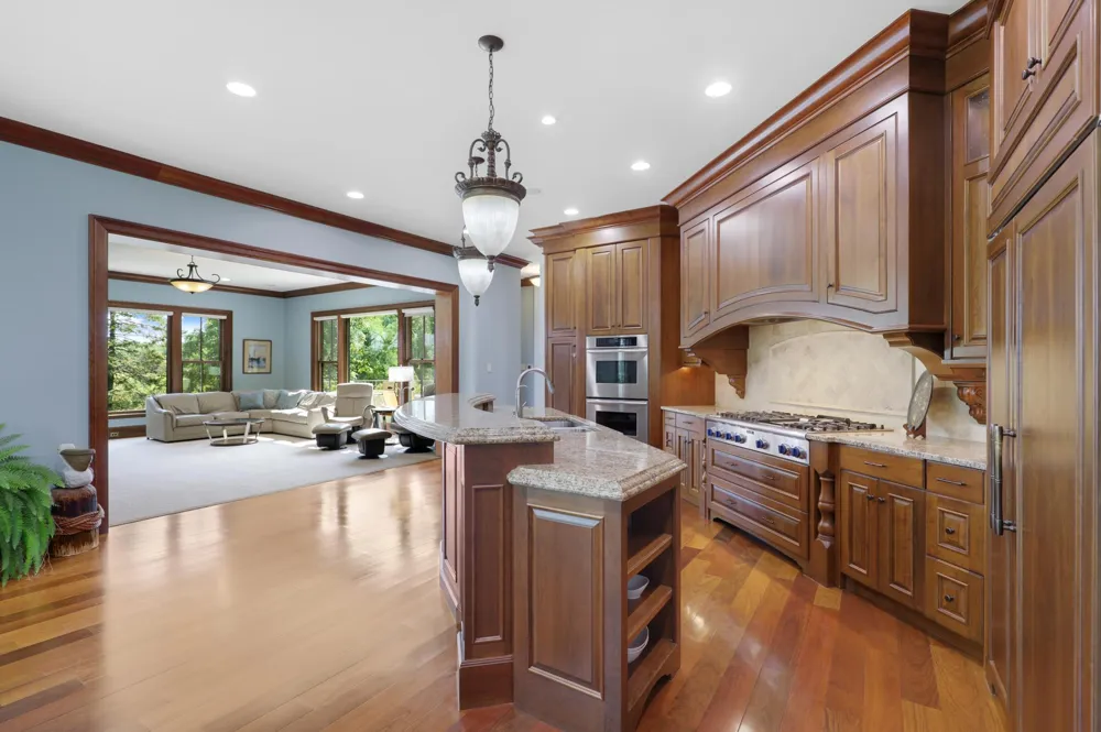 1070 Ferndale Road W Wayzata, MN 55391