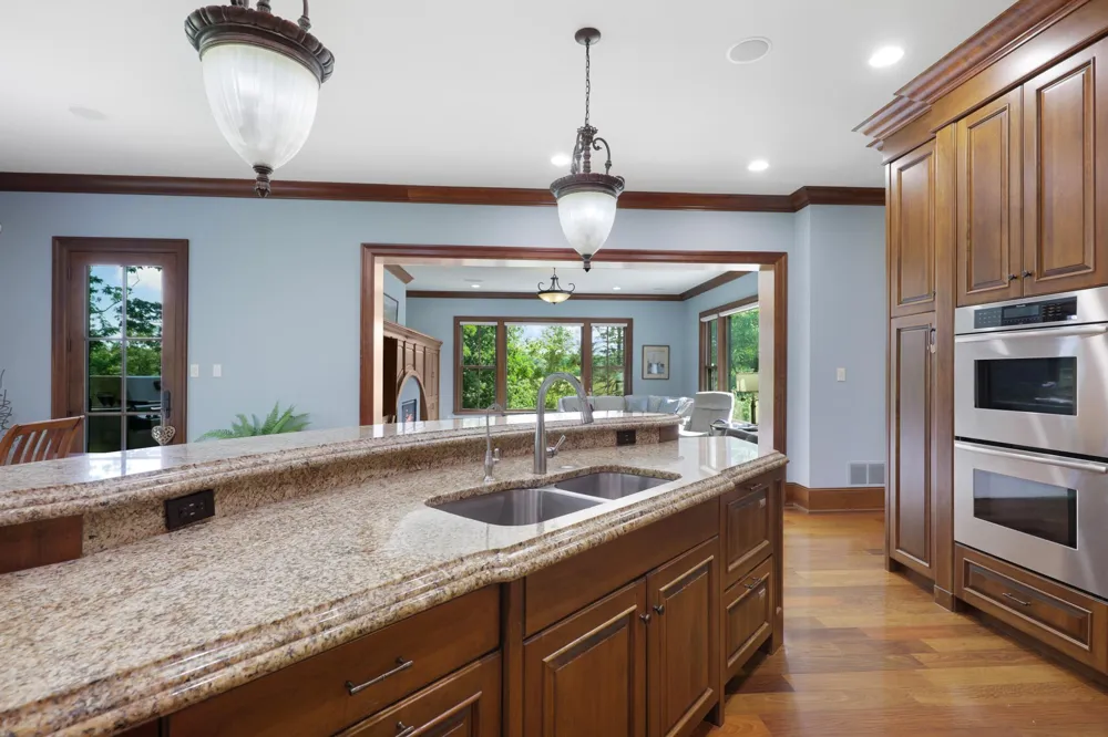 1070 Ferndale Road W Wayzata, MN 55391