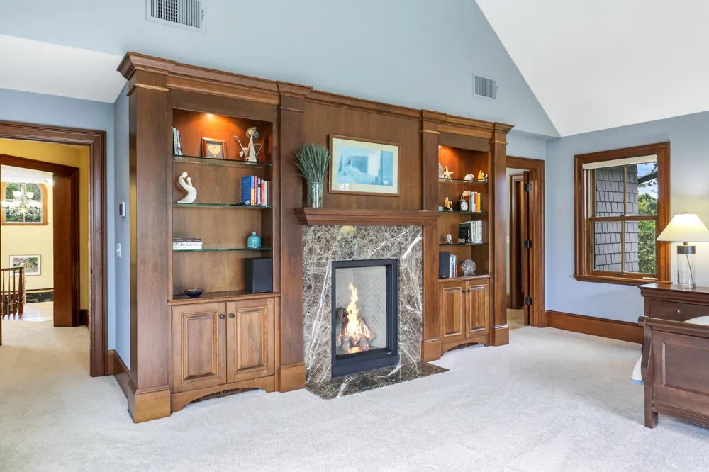 1070 Ferndale Road W Wayzata, MN 55391