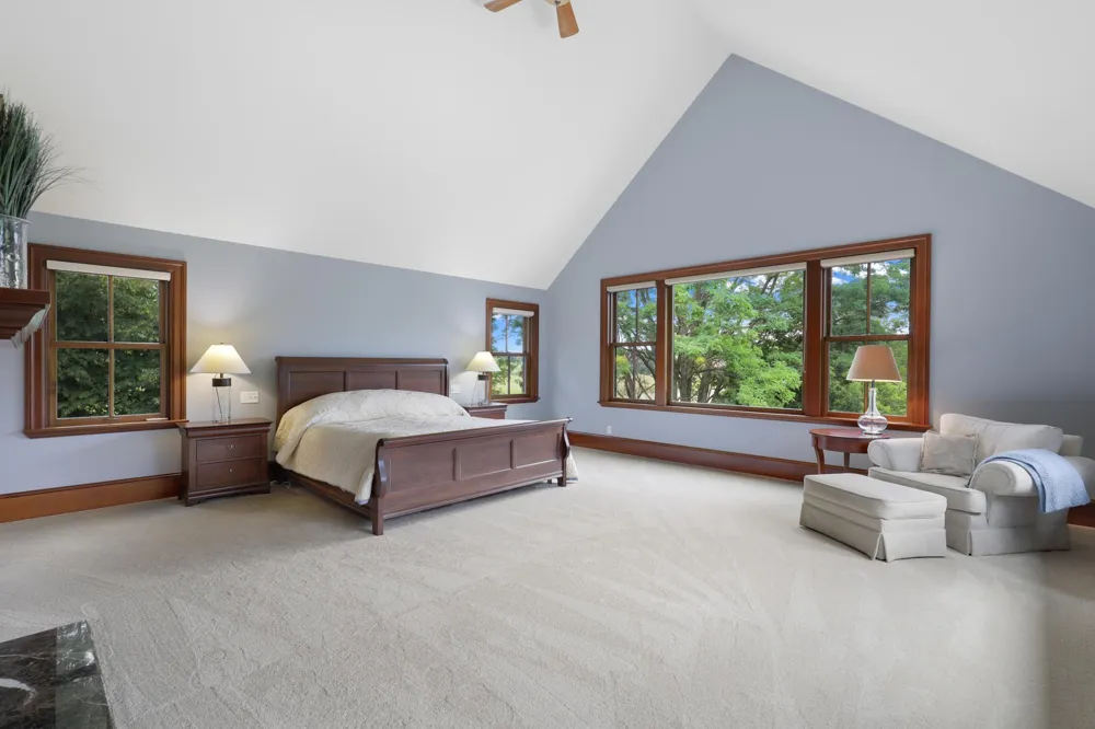 1070 Ferndale Road W Wayzata, MN 55391