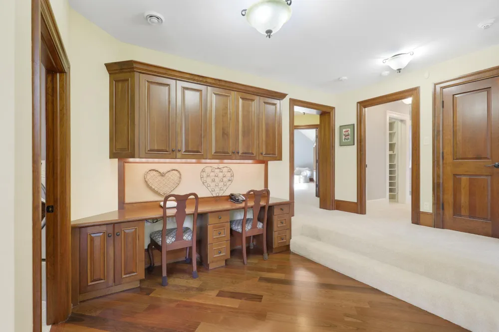 1070 Ferndale Road W Wayzata, MN 55391