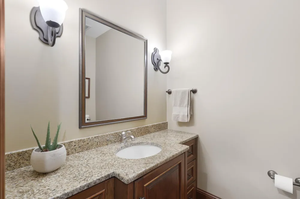 1070 Ferndale Road W Wayzata, MN 55391