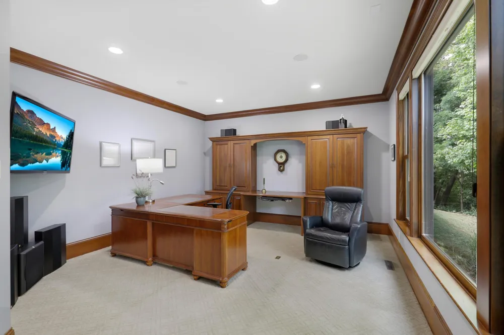1070 Ferndale Road W Wayzata, MN 55391
