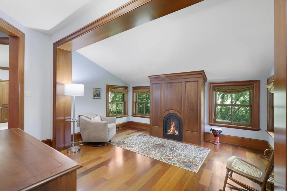 1070 Ferndale Road W Wayzata, MN 55391