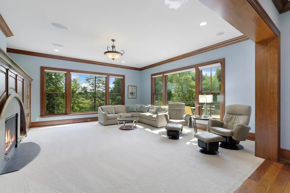 1070 Ferndale Road W Wayzata, MN 55391