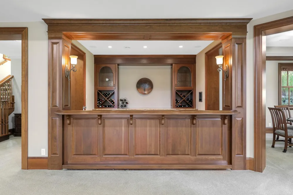 1070 Ferndale Road W Wayzata, MN 55391