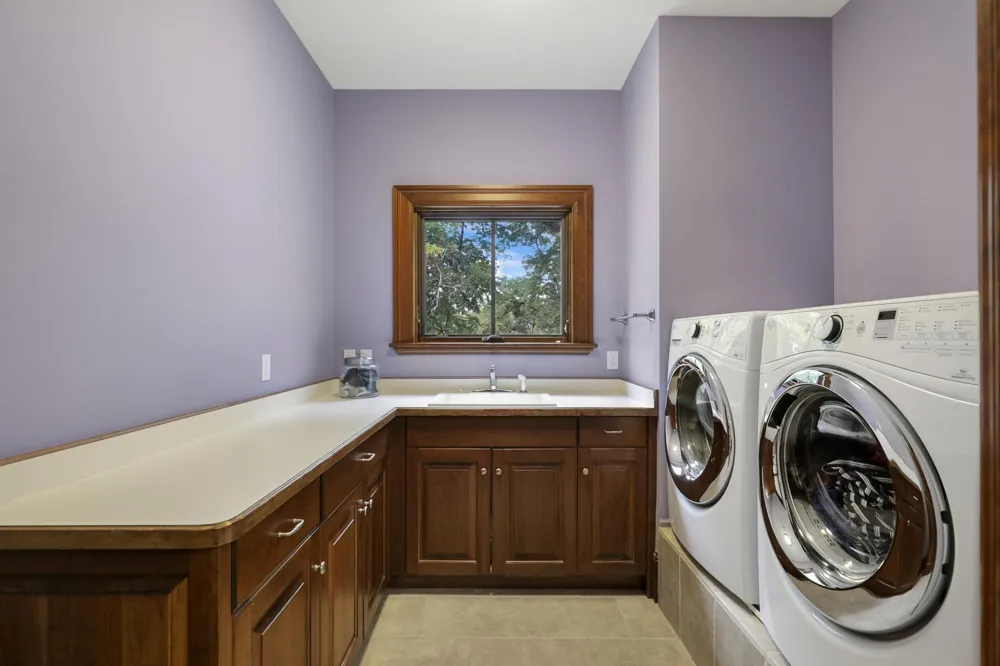 1070 Ferndale Road W Wayzata, MN 55391