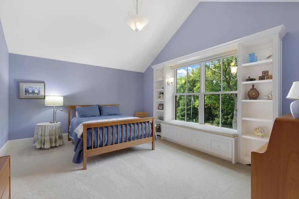 1070 Ferndale Road W Wayzata, MN 55391