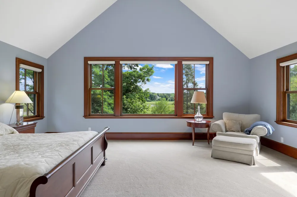 1070 Ferndale Road W Wayzata, MN 55391