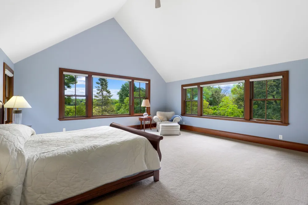 1070 Ferndale Road W Wayzata, MN 55391