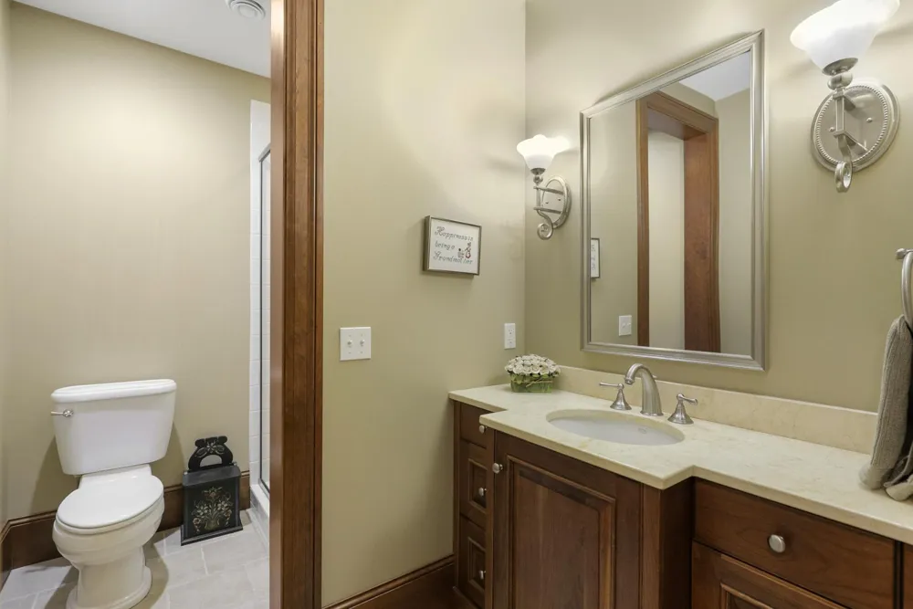 1070 Ferndale Road W Wayzata, MN 55391