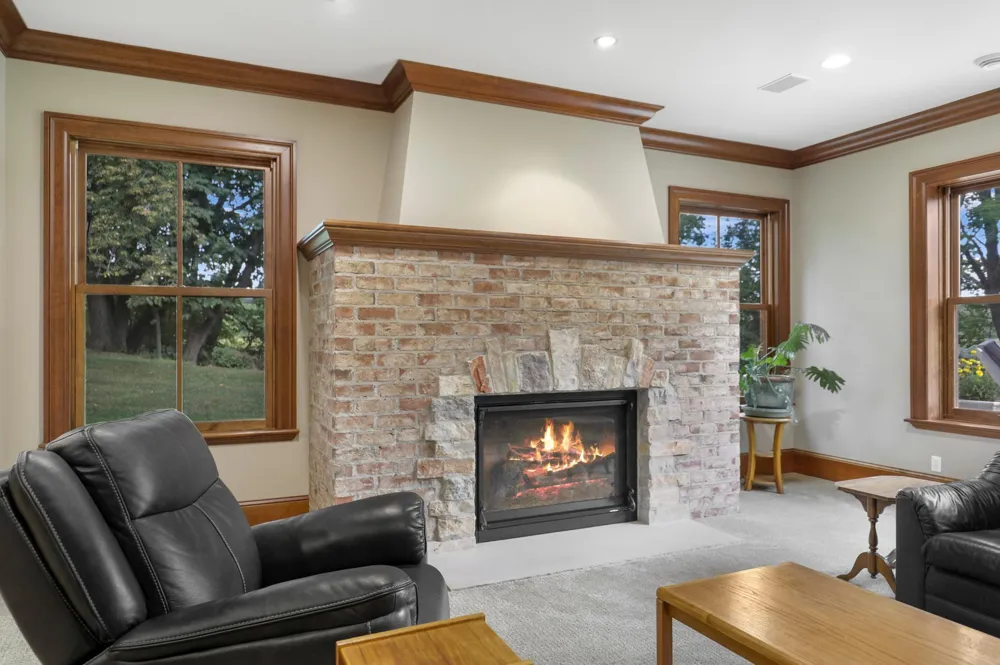 1070 Ferndale Road W Wayzata, MN 55391