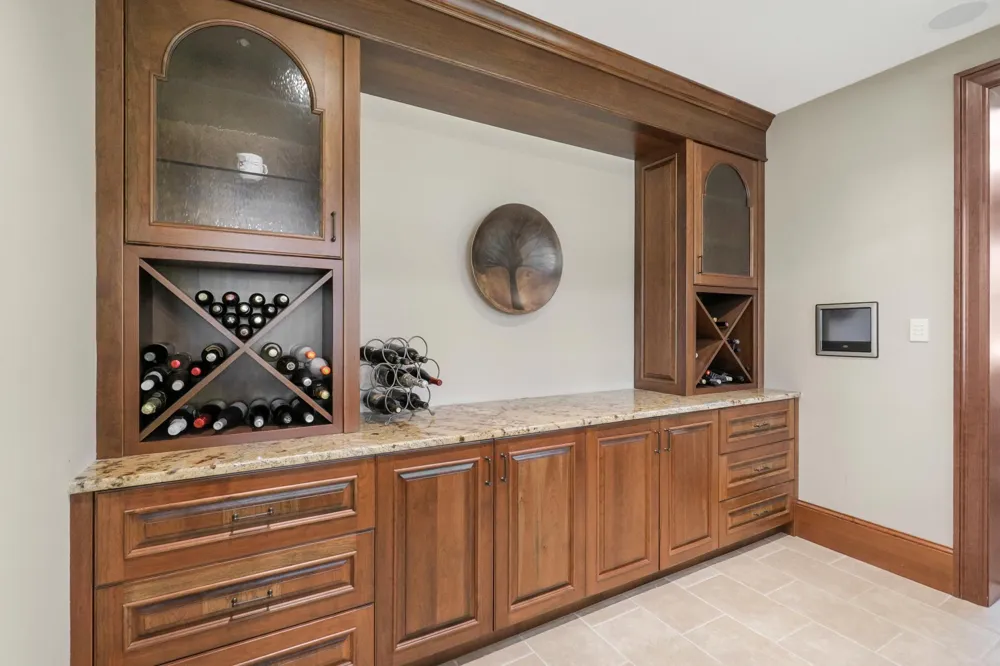 1070 Ferndale Road W Wayzata, MN 55391