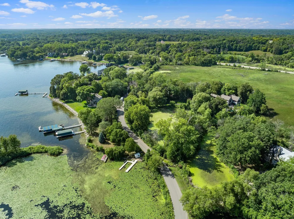 1070 Ferndale Road W Wayzata, MN 55391