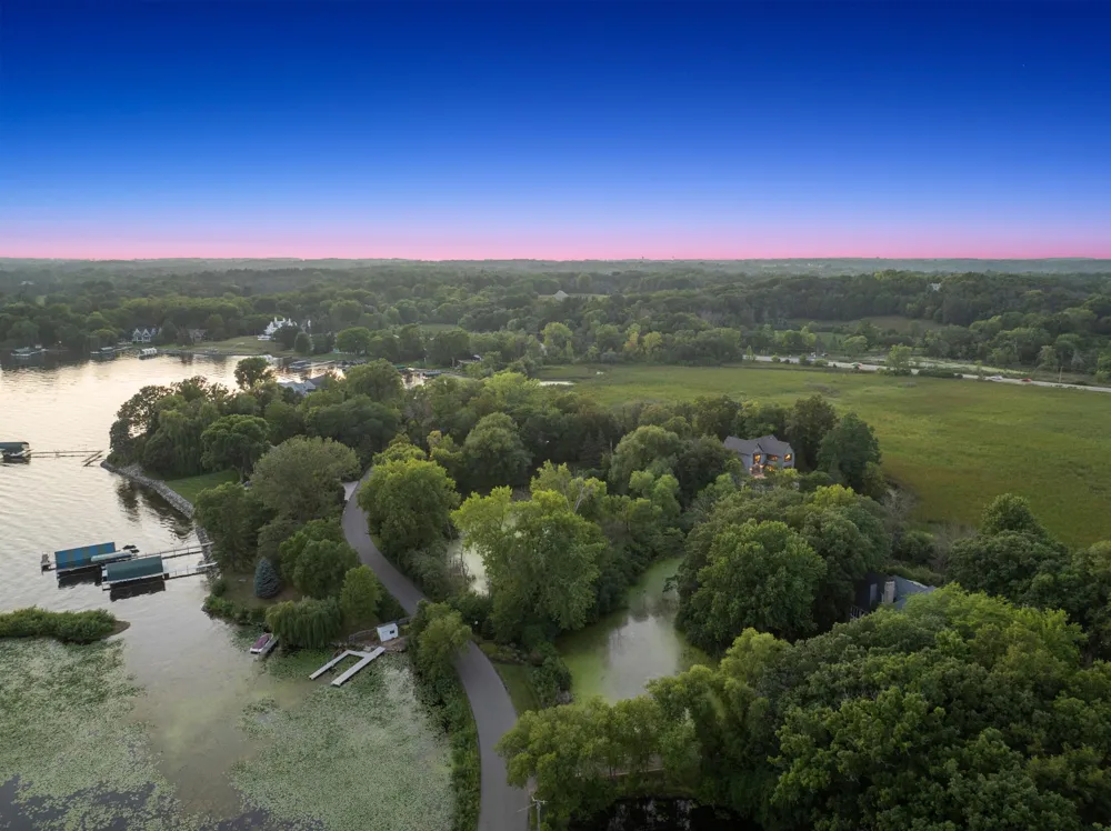 1070 Ferndale Road W Wayzata, MN 55391