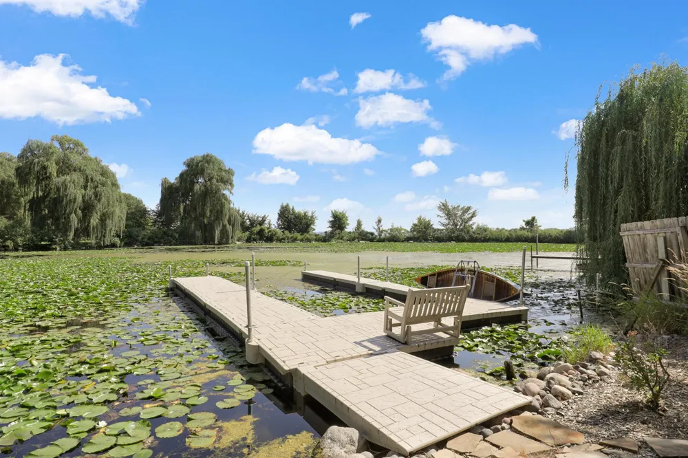 1070 Ferndale Road W Wayzata, MN 55391