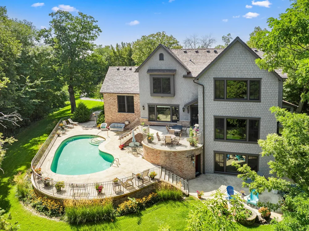 1070 Ferndale Road W Wayzata, MN 55391