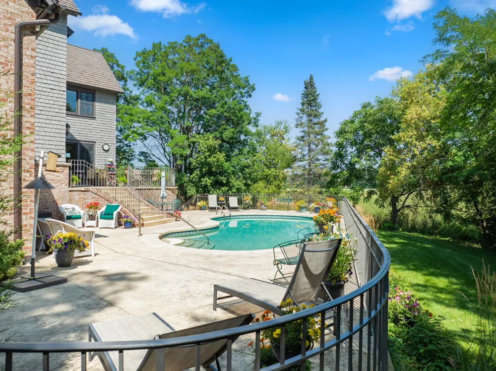 1070 Ferndale Road W Wayzata, MN 55391