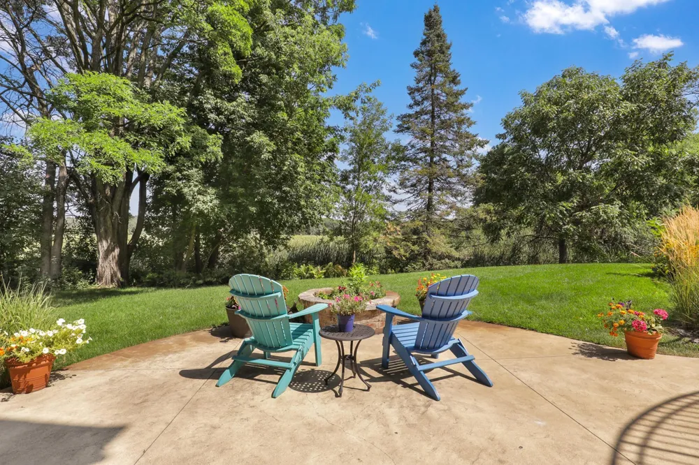 1070 Ferndale Road W Wayzata, MN 55391