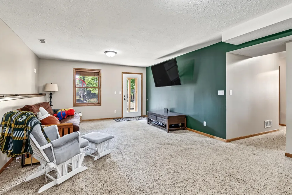 43 Nicholas Way Hudson, WI 54016