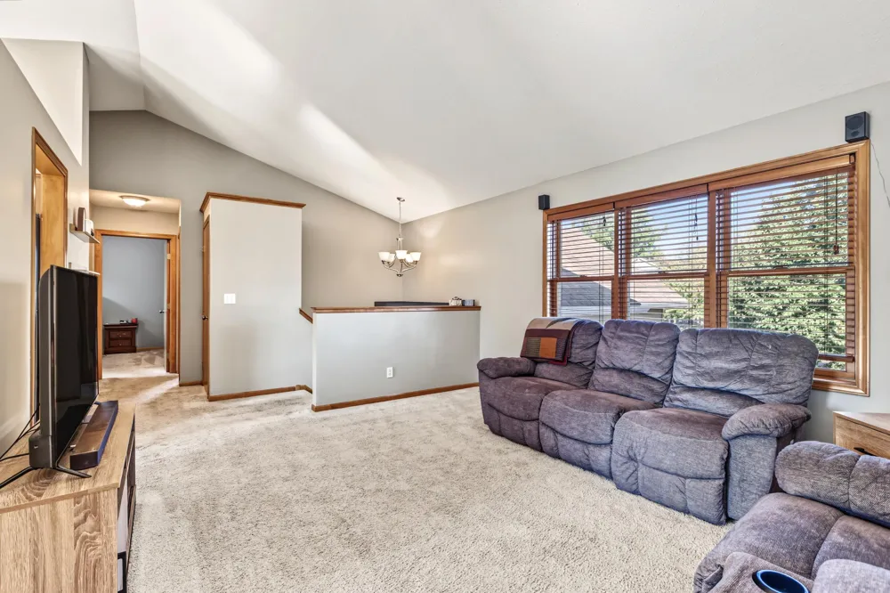 43 Nicholas Way Hudson, WI 54016