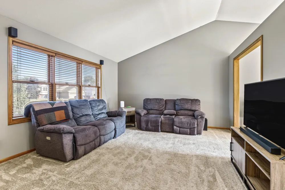 43 Nicholas Way Hudson, WI 54016