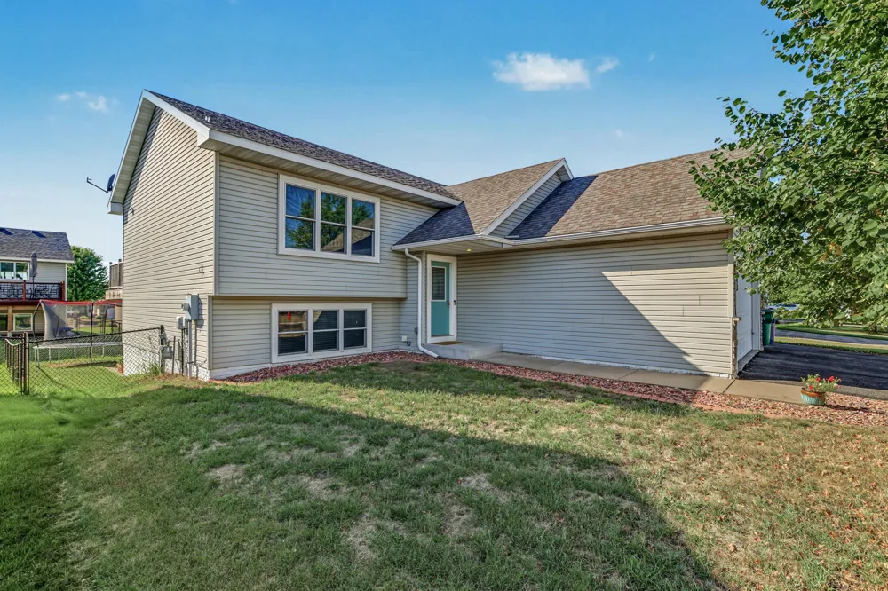 43 Nicholas Way Hudson, WI 54016