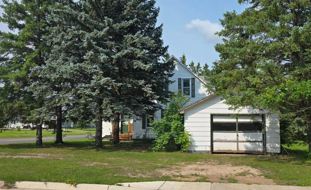 125 4th Avenue SE Clearbrook, MN 56634
