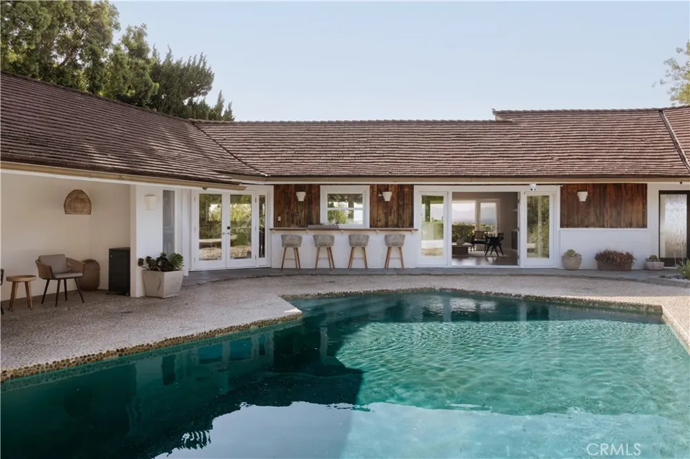 4173 Regal Oak Encino, CA 91436