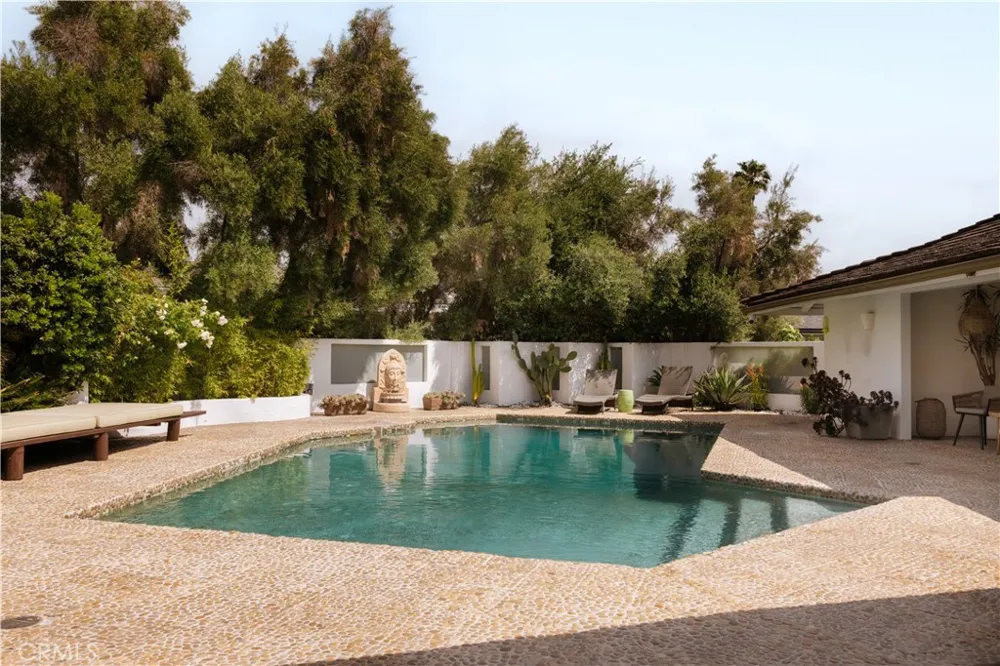 4173 Regal Oak Encino, CA 91436