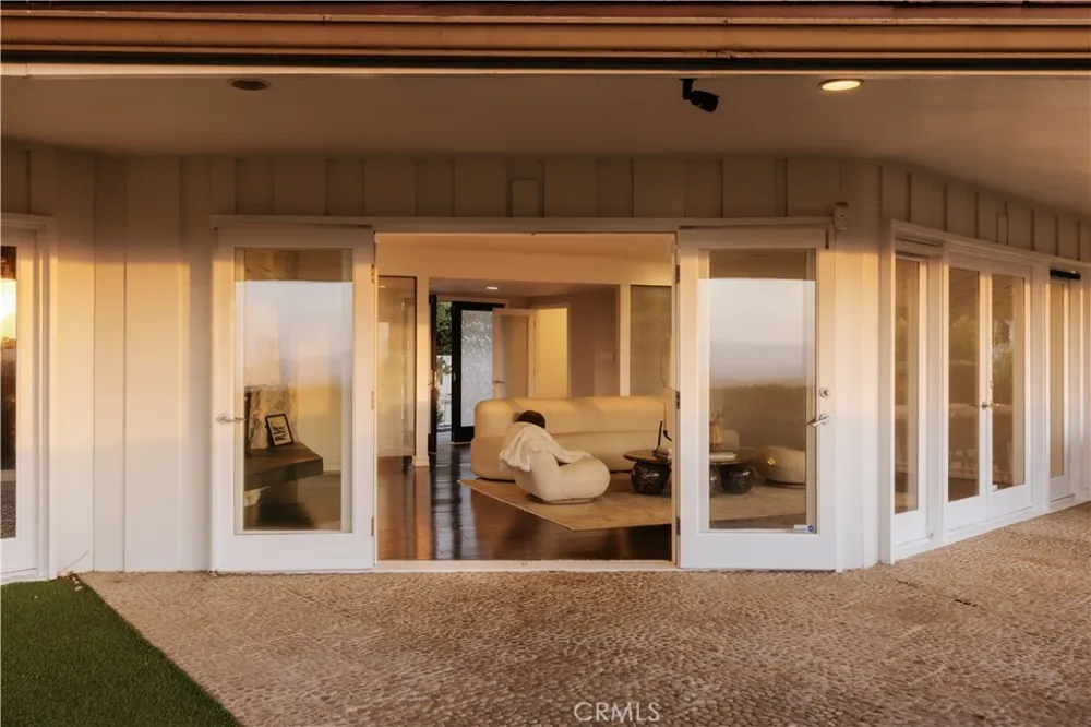 4173 Regal Oak Encino, CA 91436