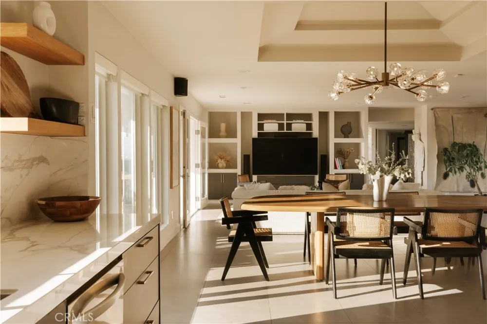 4173 Regal Oak Encino, CA 91436