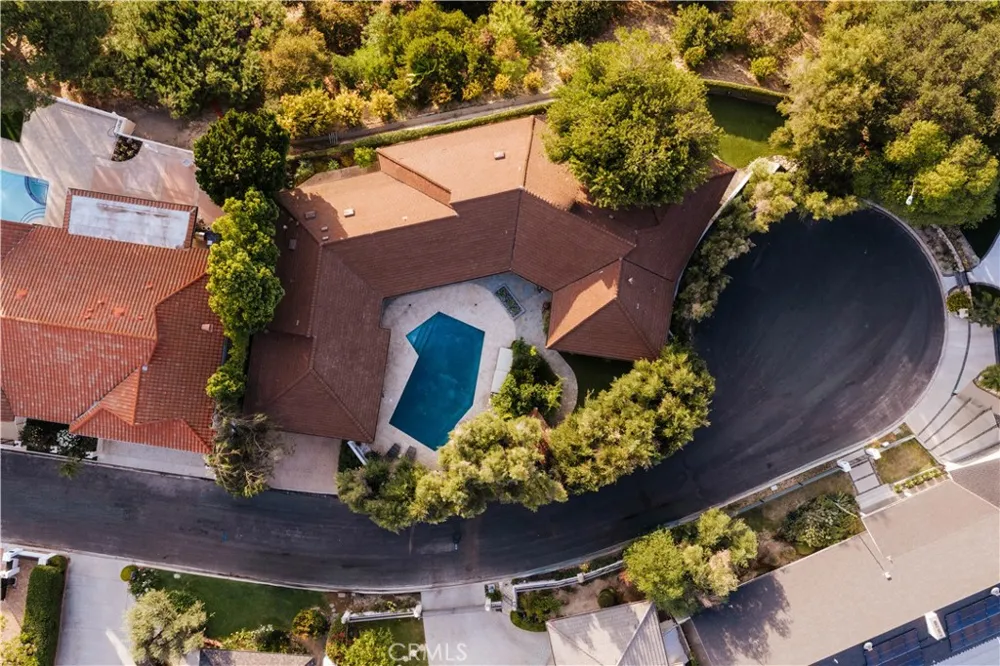 4173 Regal Oak Encino, CA 91436