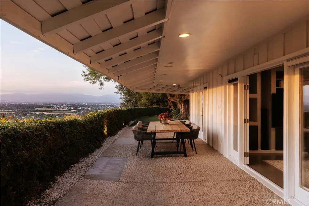 4173 Regal Oak Encino, CA 91436