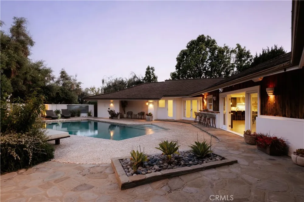 4173 Regal Oak Encino, CA 91436