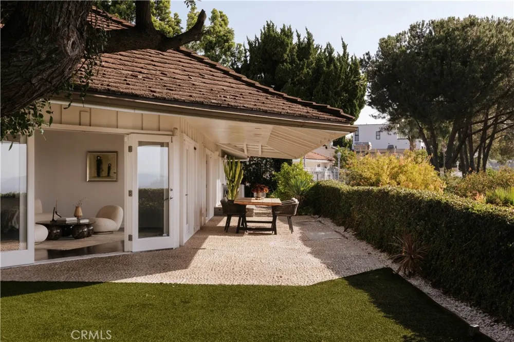4173 Regal Oak Encino, CA 91436