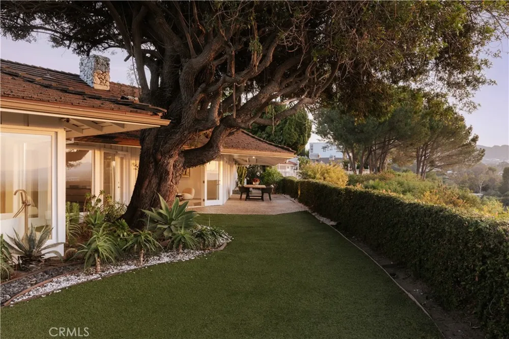 4173 Regal Oak Encino, CA 91436