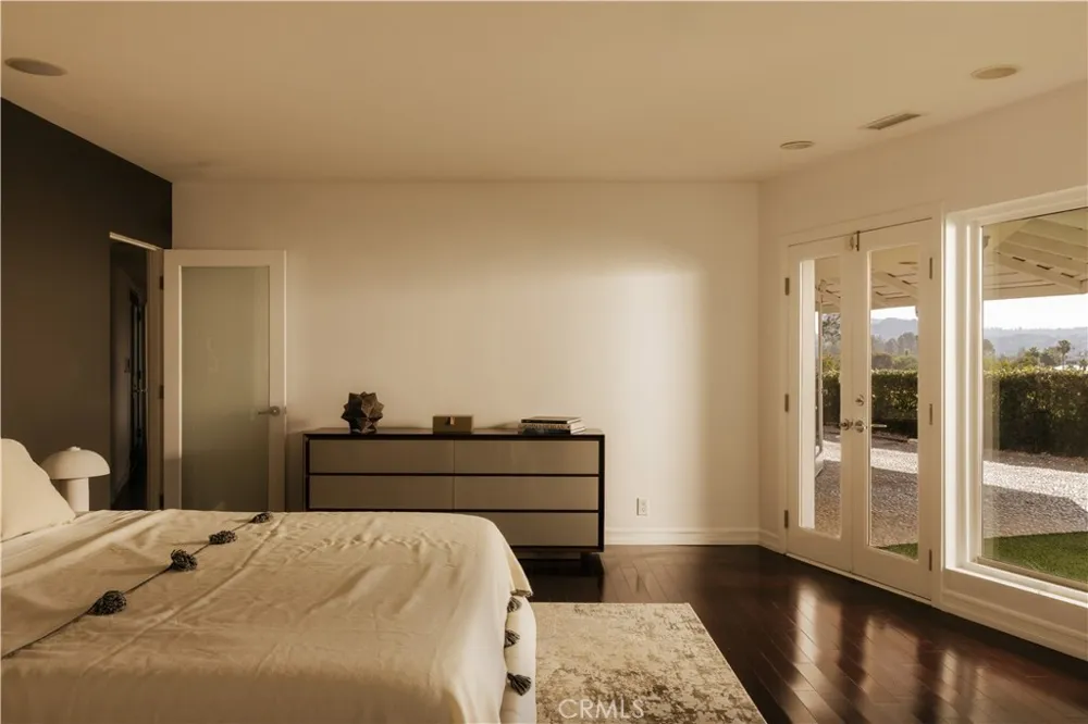 4173 Regal Oak Encino, CA 91436