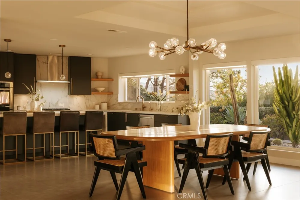 4173 Regal Oak Encino, CA 91436