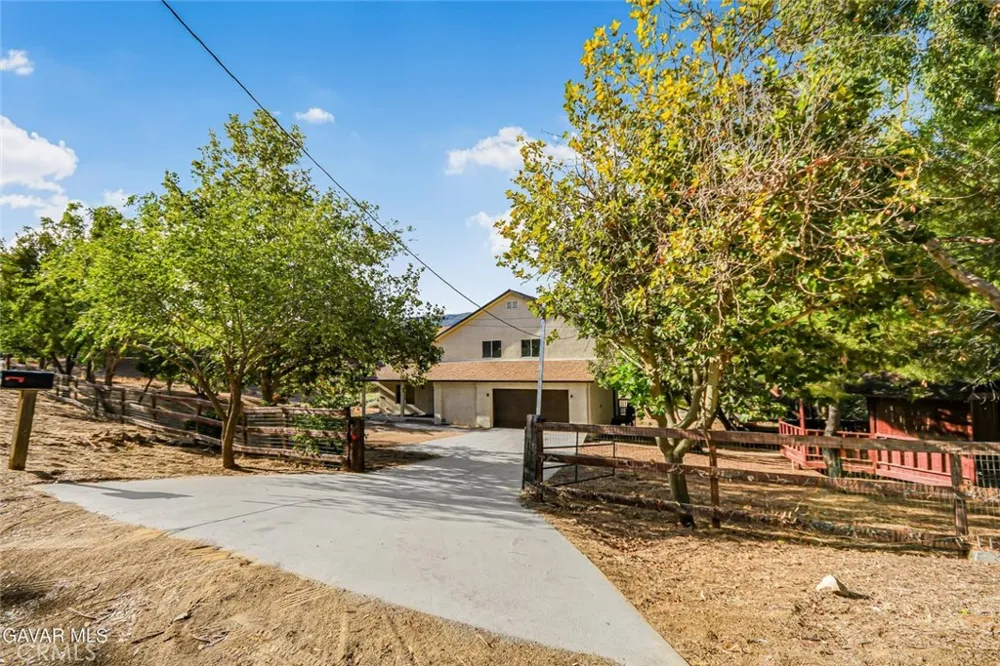 8546 Calva Street Leona Valley, CA 93551