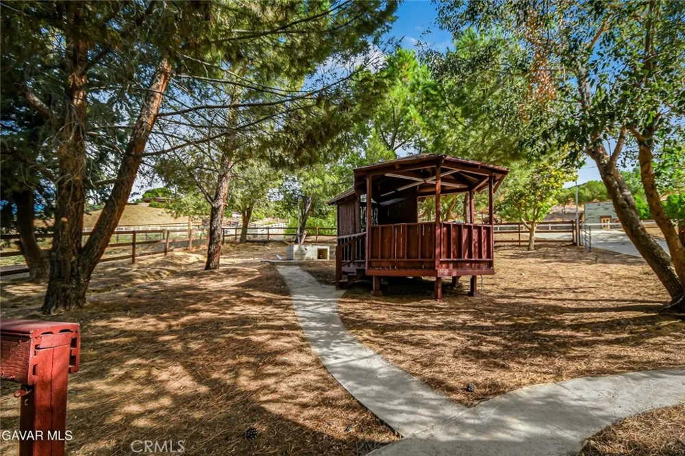 8546 Calva Street Leona Valley, CA 93551