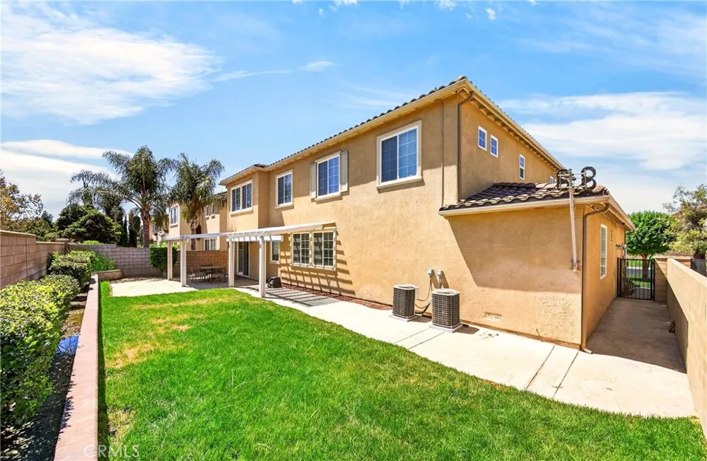 8122 River Bluffs Eastvale, CA 92880