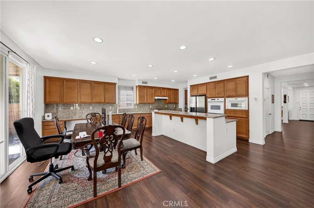 8122 River Bluffs Eastvale, CA 92880